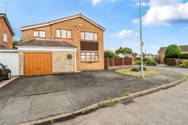 4 bed property, in Windsor Drive, £350,000