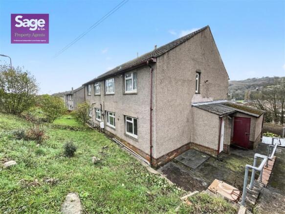 2 bed property, in Channel View, £90,000