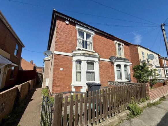 2 bed property, in Slaney Street, £175,000