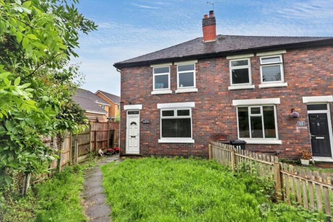 2 bed property, in Alders Lane, £175,000