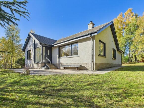 3 bed property, in Dunachton Road, £435,000