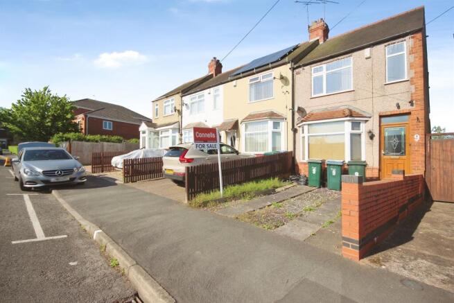 2 bed property, in Gunton Avenue, £160,000