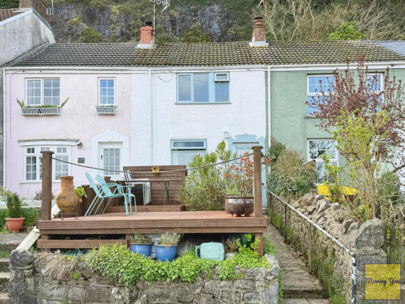 2 bed property, in Clifton Terrace, £290,000