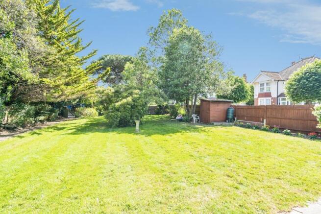 1 bed property, in Sylvan Way, £130,000