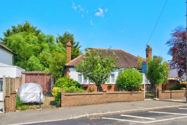 3 bed property, in Seddon Road, £450,000