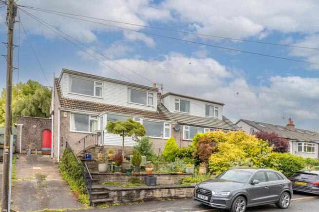 3 bed property, in 16 Church Hill, £285,000