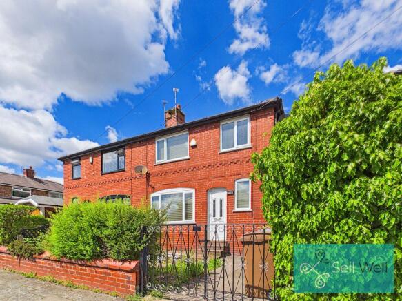 3 bed property, in Manor Road, £245,000