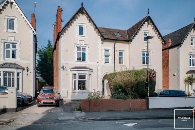 3 bed property, in 31 Wentworth Road, £300,000