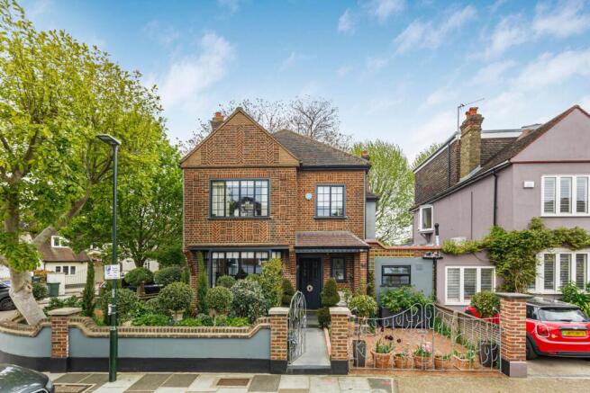 3 bed property, in Atherton Road, £1,925,000