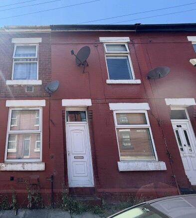 2 bed property, in Thornfield Street, £165,000