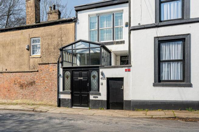 4 bed property, in The Cliff, £785,000