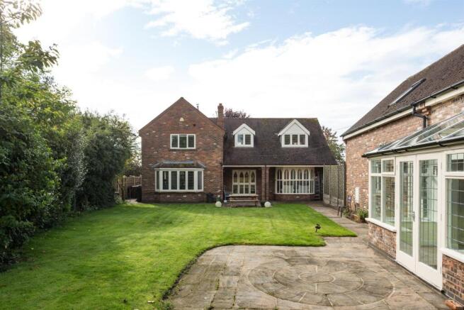 4 bed property, in Appledale House, £1,000,000