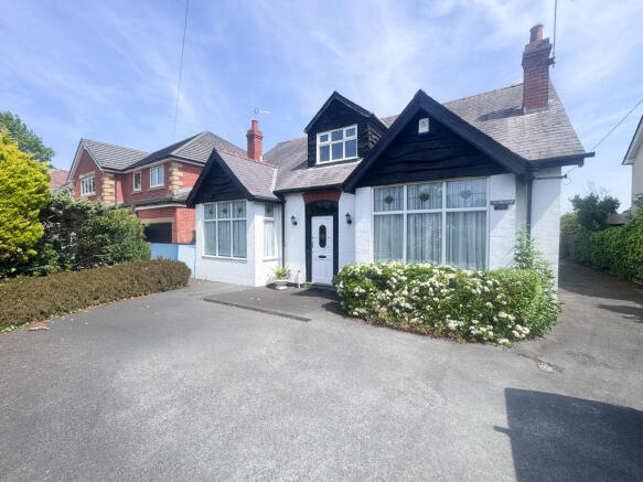 3 bed property, in 149 Hardhorn Road, £425,000