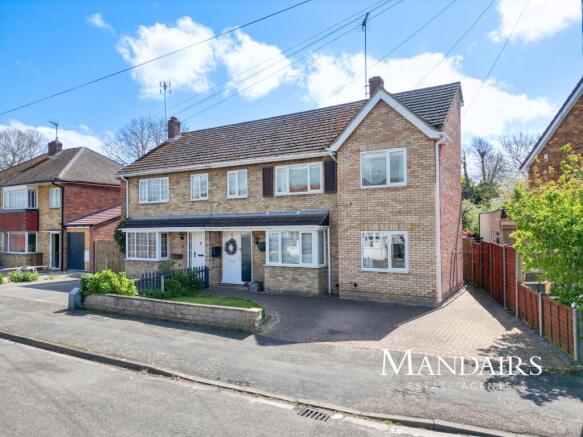 5 bed property, in Edinburgh Avenue, £350,000