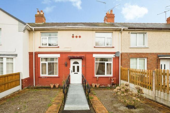 3 bed property, in Glen Avon, £140,000