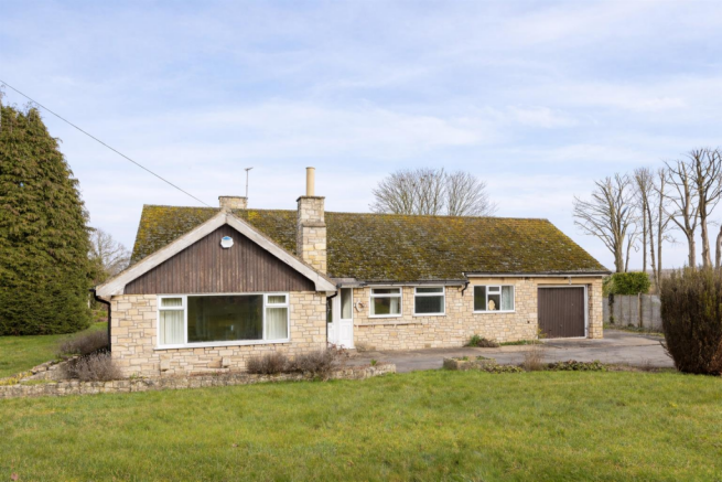 4 bed property, in Bramham Road, £700,000