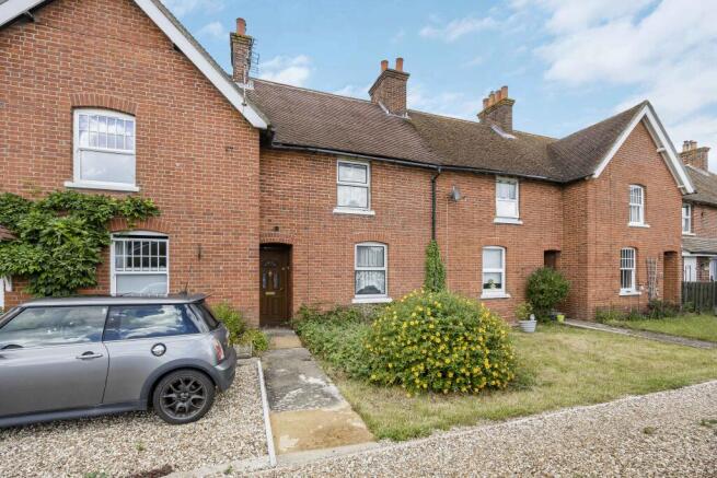 3 bed property, in Hollington Place, £235,000
