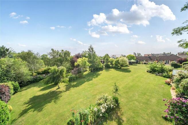 4 bed property, in Corby Road, £780,000