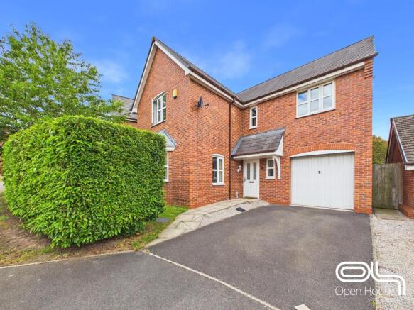 4 bed property, in Petersfield Way, £365,000