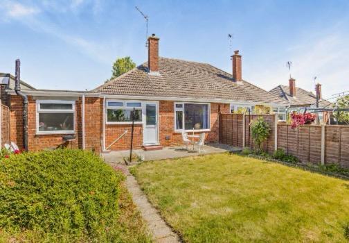 2 bed property, in Sandown Road, £270,000