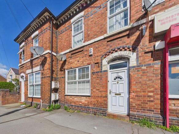 2 bed property, in Kingsmills Road, £120,000