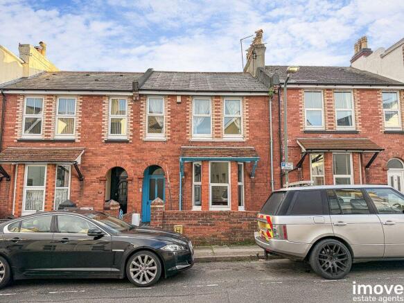 5 bed property, in New Street, £259,000