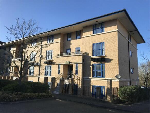1 bed property, in North Third Street, £165,000