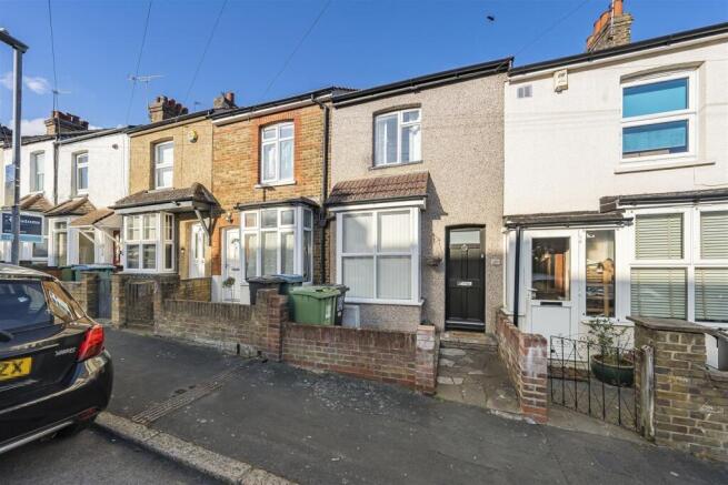 2 bed property, in Liverpool Road, £390,000