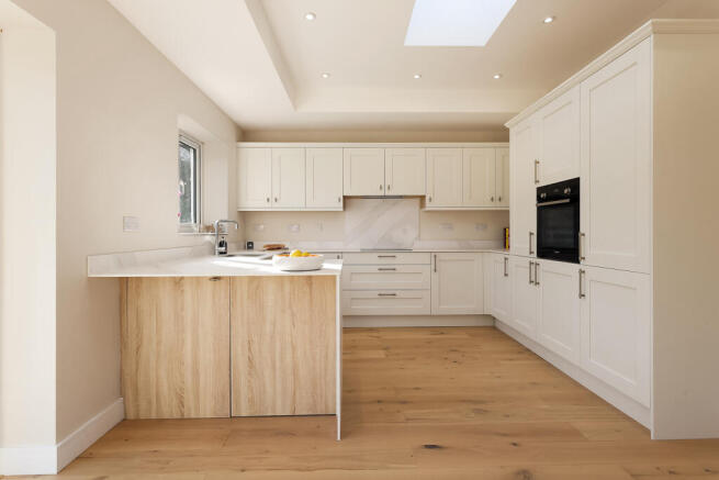 3 bed property, in Redehall Road, £699,950