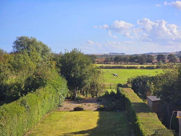 3 bed property, in Meadow View, £195,000