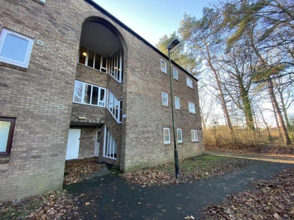 2 bed property, in Rickleton Village Centre, £45,000