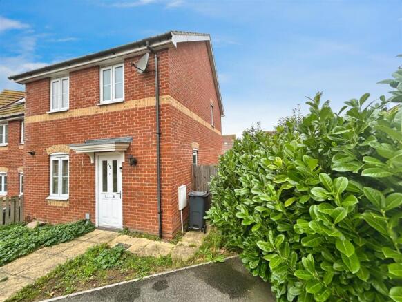 3 bed property, in Talmead Road, £320,000
