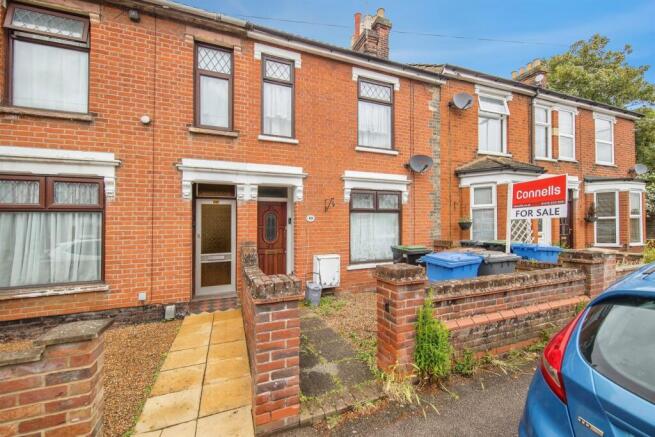 2 bed property, in Richmond Road, £160,000