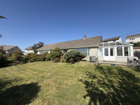 4 bed property, in Quenchwell Road, £525,000