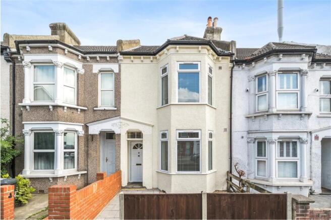 3 bed property, in Whitehorse Lane, £485,000