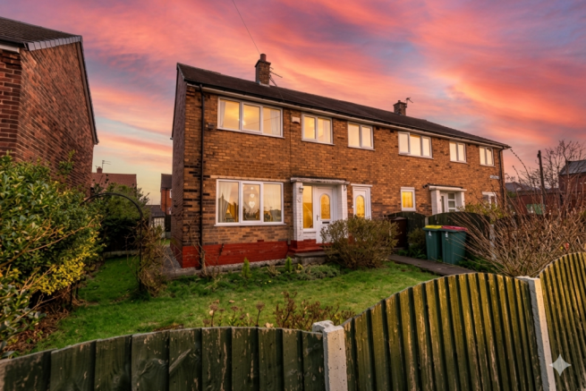 2 bed property, in Silsden Avenue, £100,000