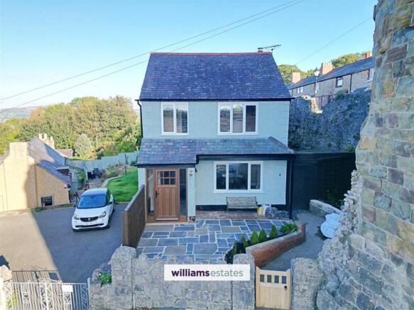 3 bed property, in Broomhill Lane, £275,000