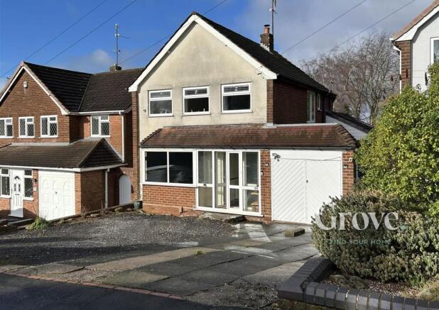 3 bed property, in Meadowbrook Road, £400,000