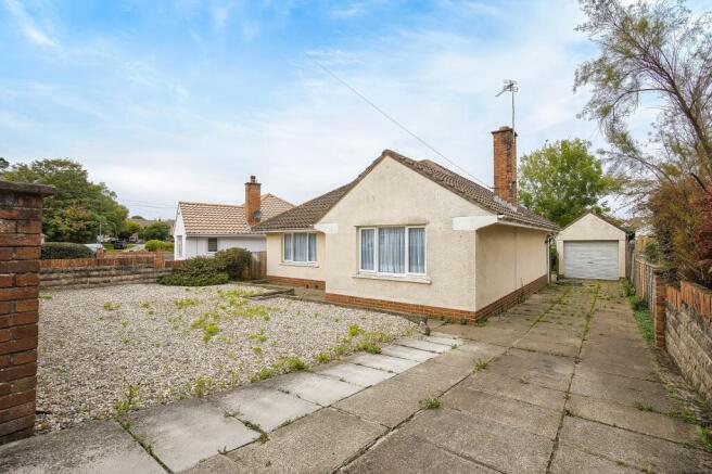 2 bed property, in Longmeadow Drive, £380,000