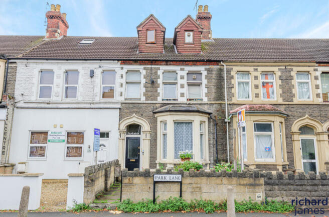 6 bed property, in Park Lane, £300,000