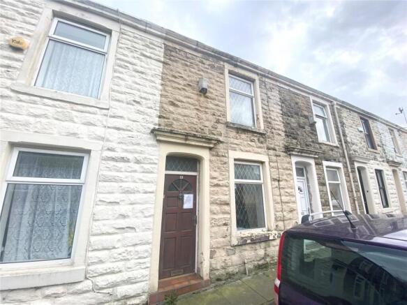 2 bed property, in Grimshaw Street, £65,000