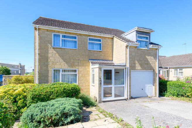 4 bed property, in Budbury Close, £600,000