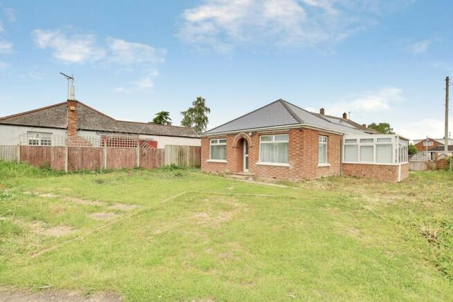 3 bed property, in Blue Lane, £250,000