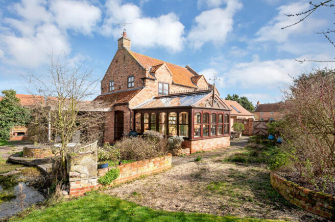 4 bed property, in Lombard Street, £700,000
