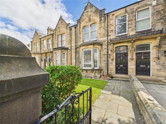 4 bed property, in Kensington South, £120,000