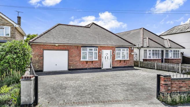4 bed property, in Daws Heath Road, £650,000