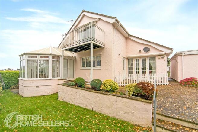 3 bed property, in Bryn Y Coed, £395,000