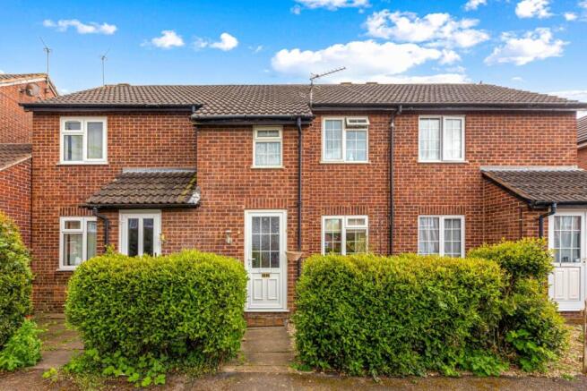 2 bed property, in Edward Close, £150,000
