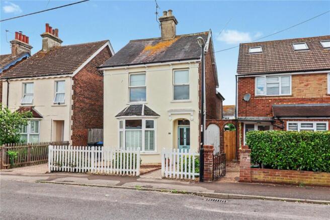 3 bed property, in Fairfield Road, £550,000