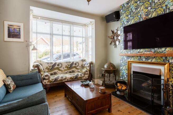 2 bed property, in Hartington Road, £485,000